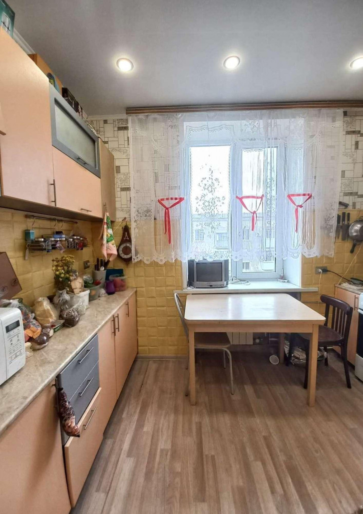 2-комн квартира Нефтяников улица, 20а