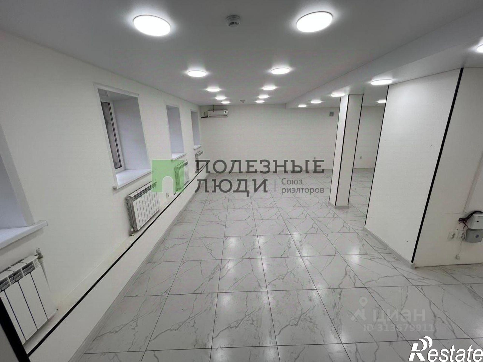 Купить торговое помещение за 11 000 100 рублей на ул Свердлова, 96А