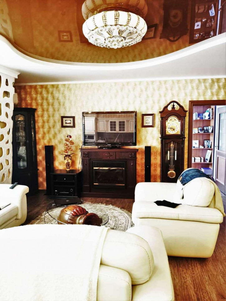 3-комн квартира Костюкова улица, 36В