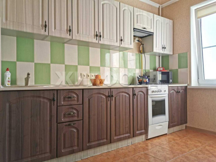 3-комн квартира Леселидзе улица, д.21