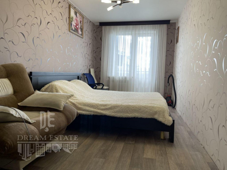 3-комн квартира Моторостроителей ул, 68