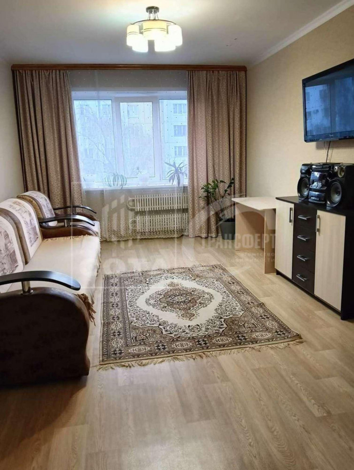 3-комн квартира Полевая улица, 37