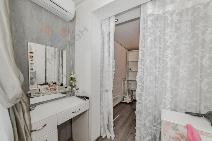 4-комн квартира 70-летия Октября ул, 34