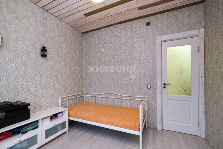 3-комн квартира Романтиков улица, д.10