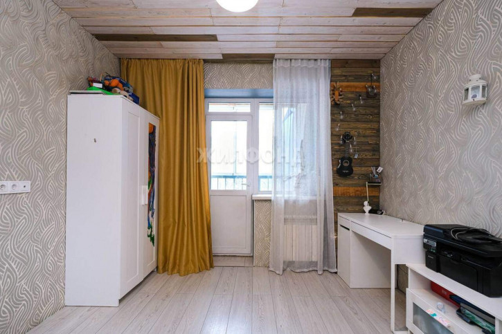 3-комн квартира Романтиков улица, д.10