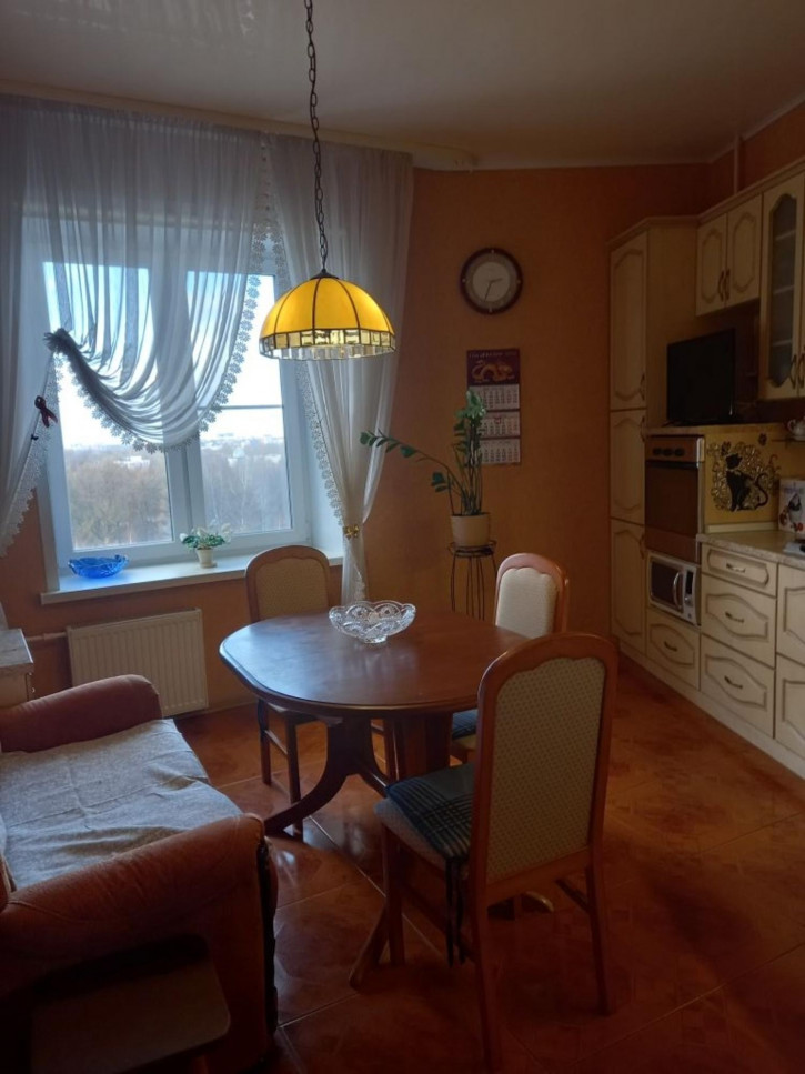 3-комн квартира Коробкова ул, 1