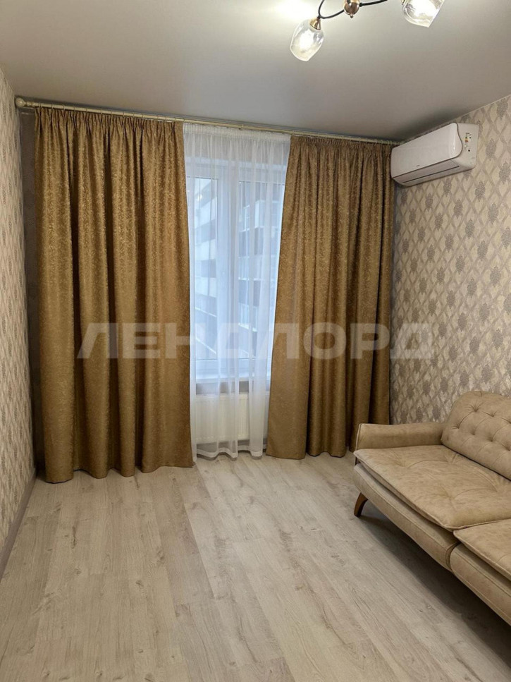 3-комн квартира улица Жмайлова, 19А