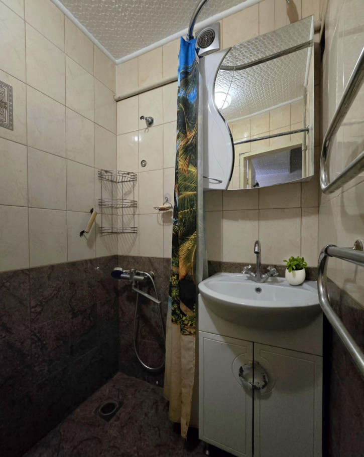 2-комн квартира им Азина В.М. ул., 37а 2-комн квартира им Азина В.М. ул., 37а