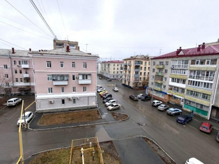 3-комн квартира Максима Горького улица, 95