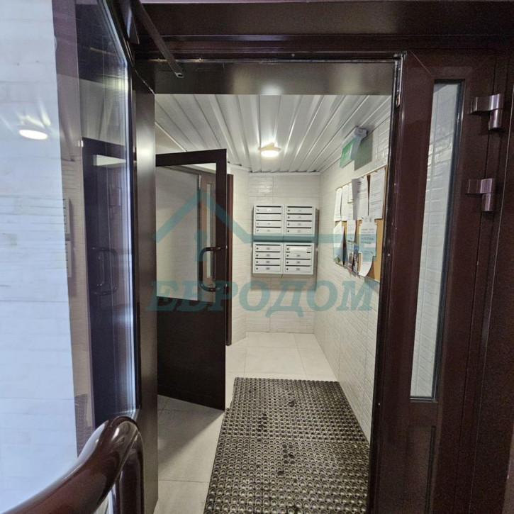 2-комн квартира 6 микрорайон,55