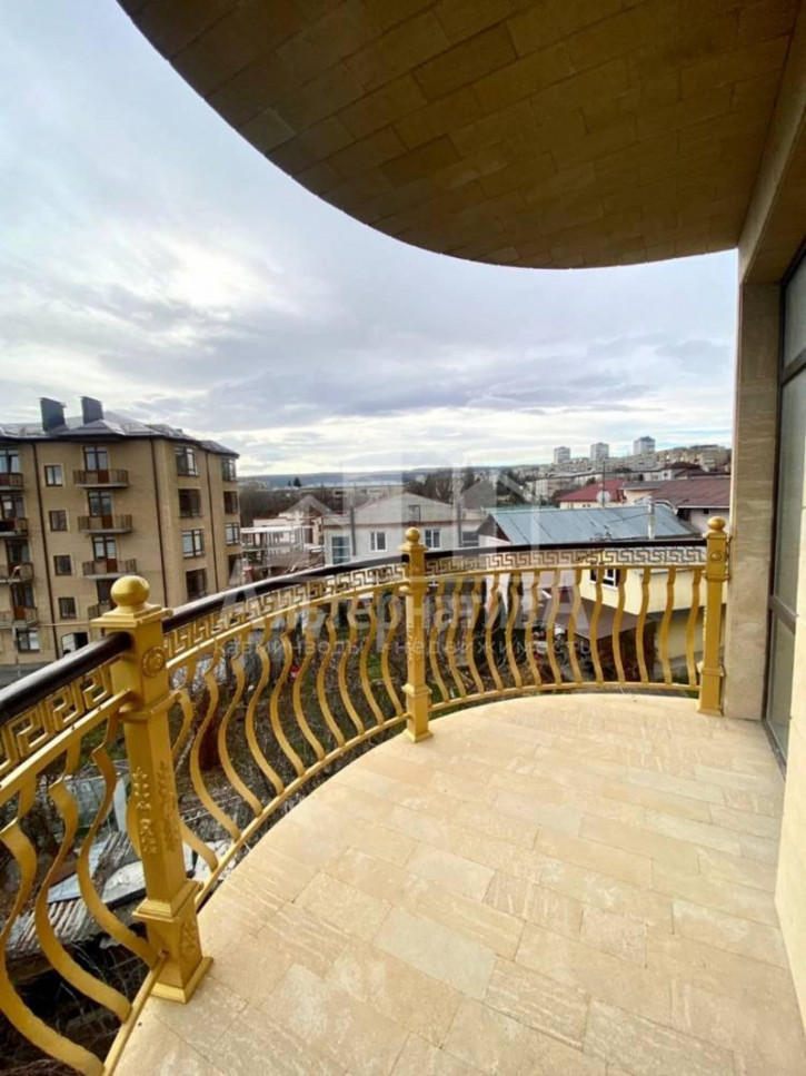 2-комн квартира Жмакина ул.