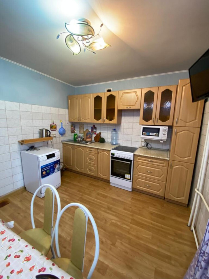 4-комн квартира Кольцова, 50