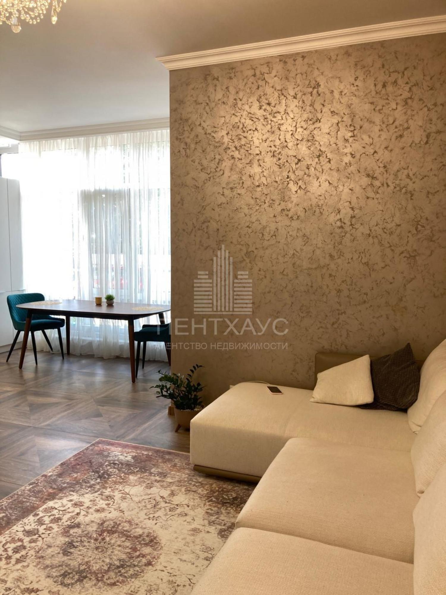 Купить квартиру за 10 000 000 рублей на Учительская ул., 7, 7