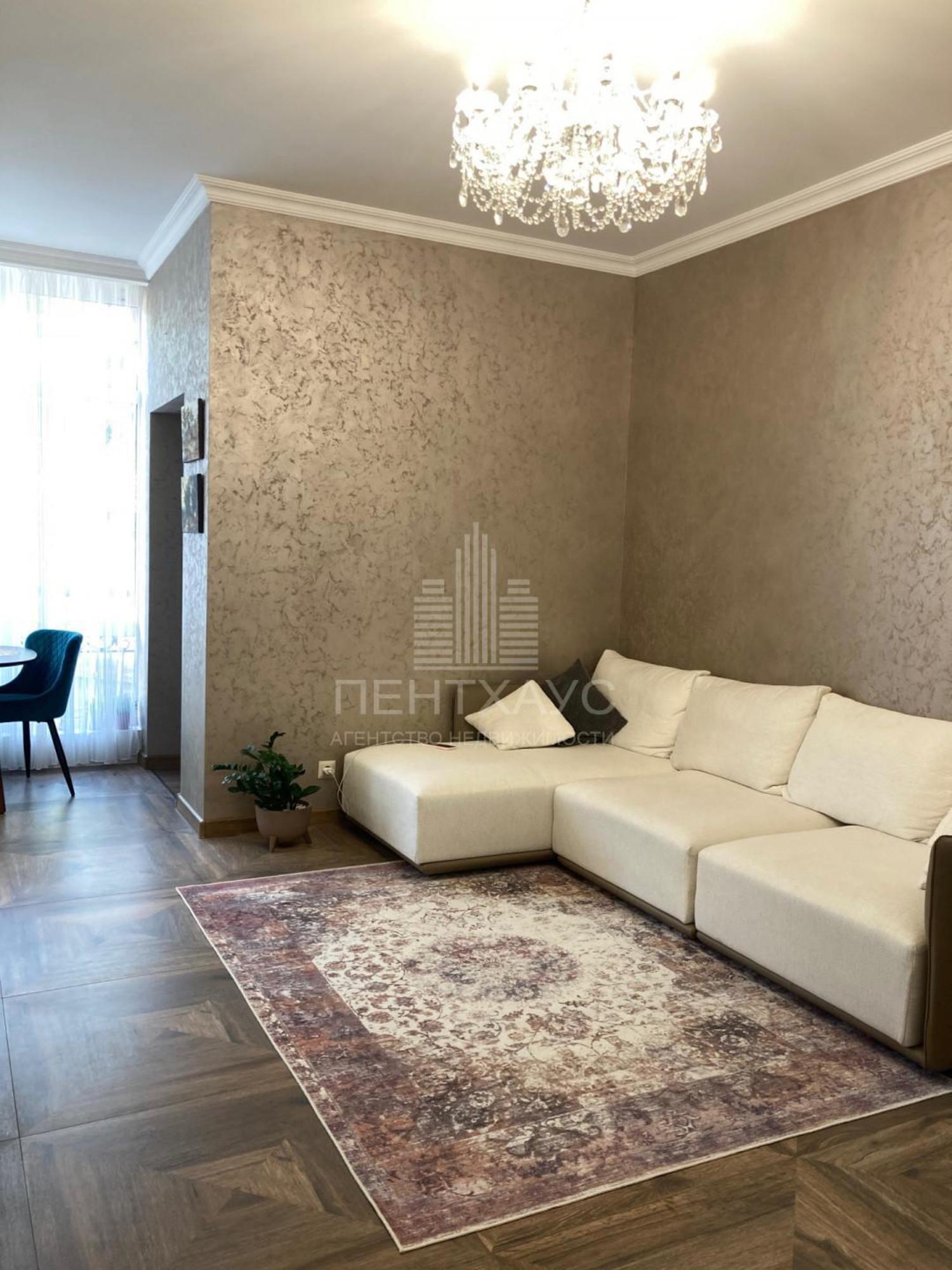 Купить квартиру за 10 000 000 рублей на Учительская ул., 7, 7