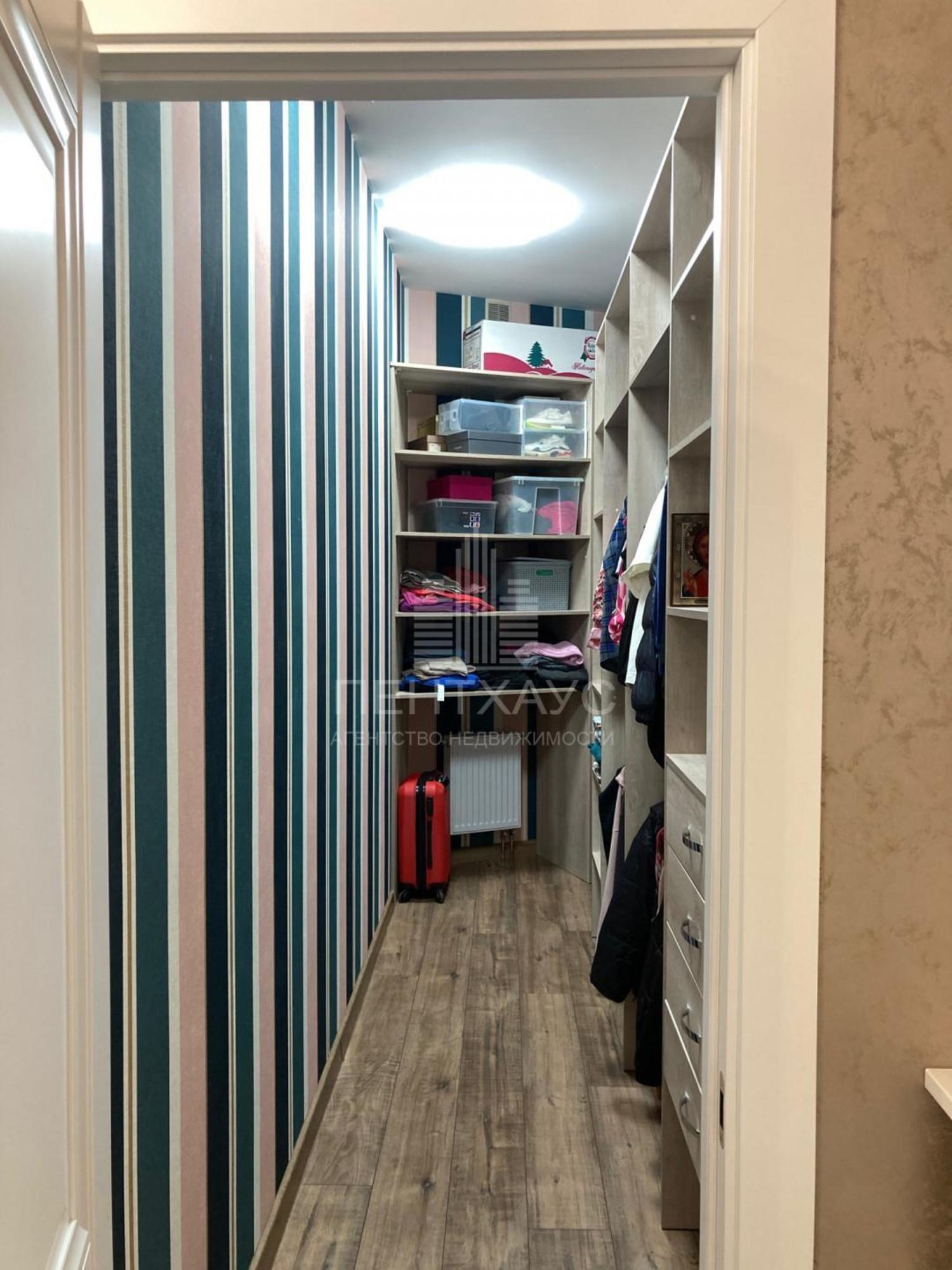 Купить квартиру за 10 000 000 рублей на Учительская ул., 7, 7