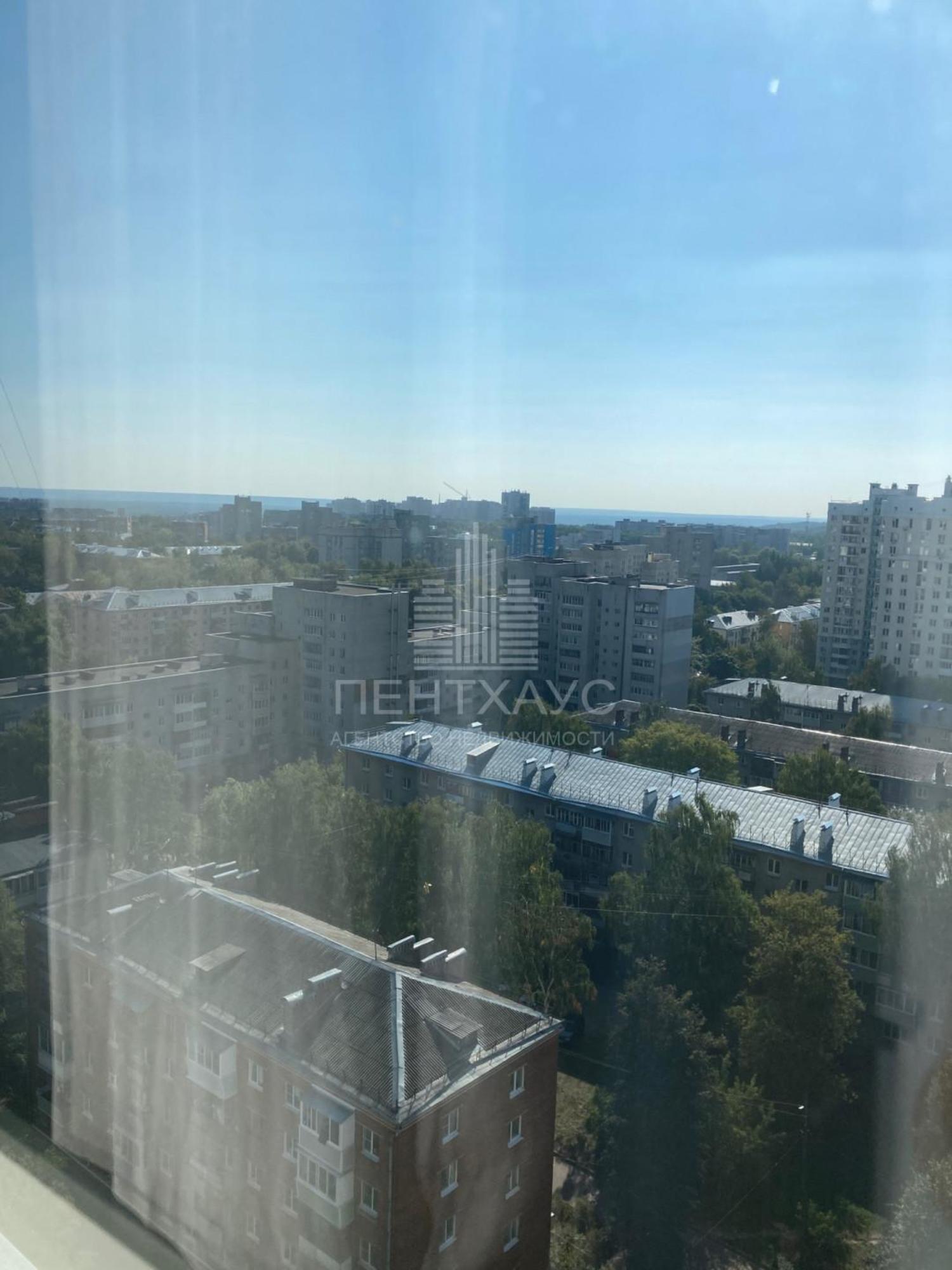 Купить квартиру за 10 000 000 рублей на ул Крайнова, 3а