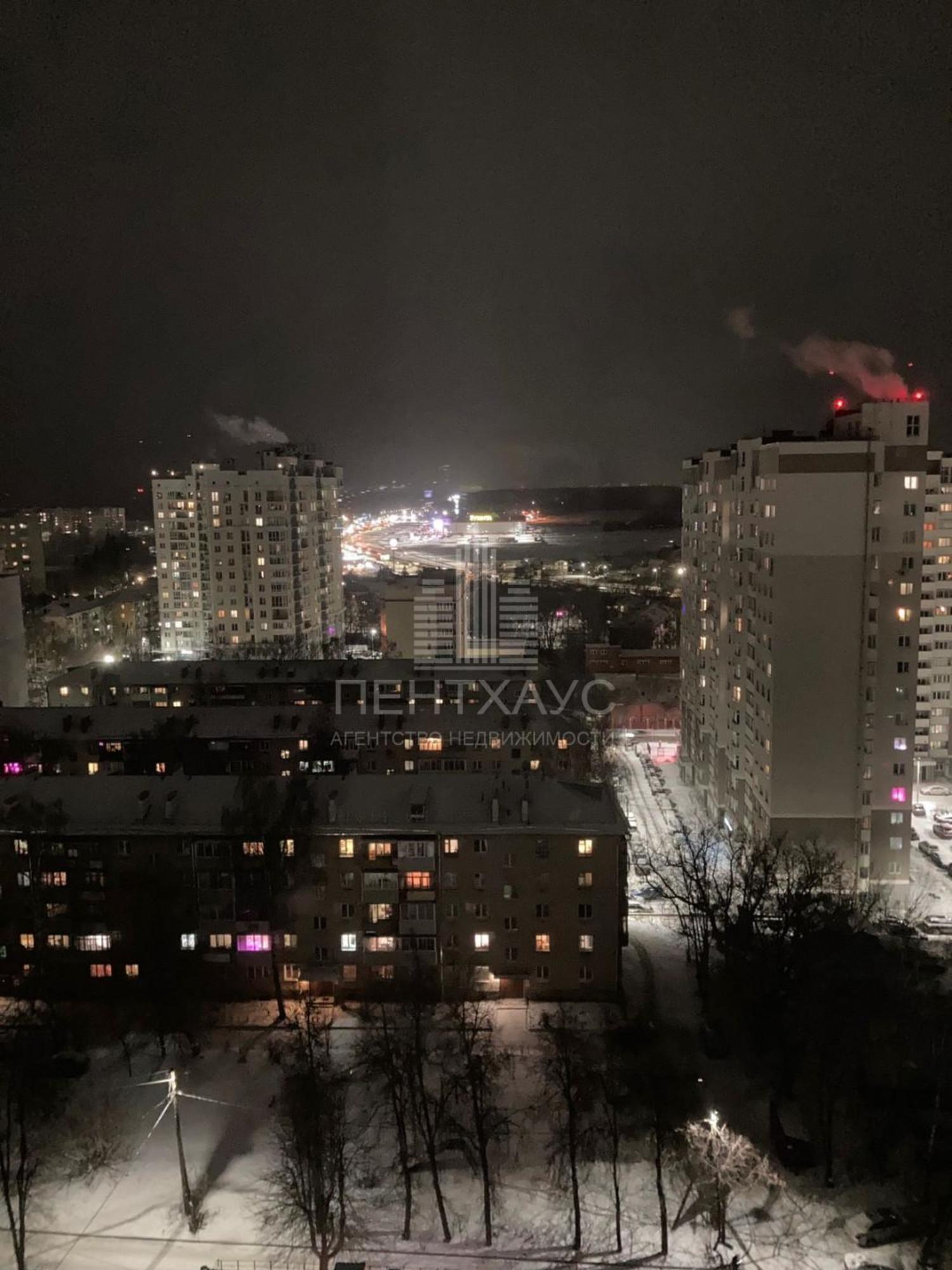 Купить квартиру за 10 000 000 рублей на ул Крайнова, 3а