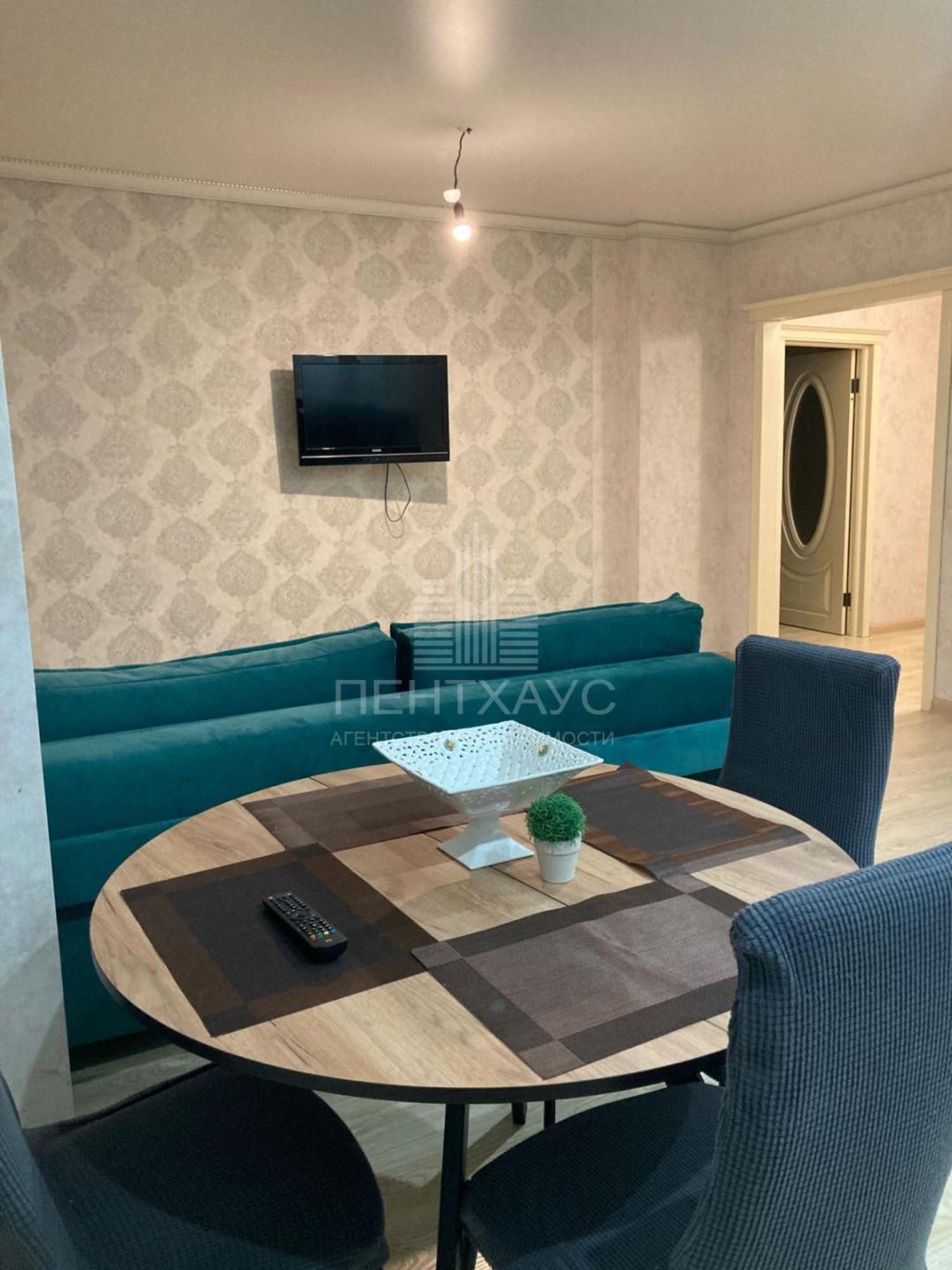 Купить квартиру за 10 000 000 рублей на ул Крайнова, 3а