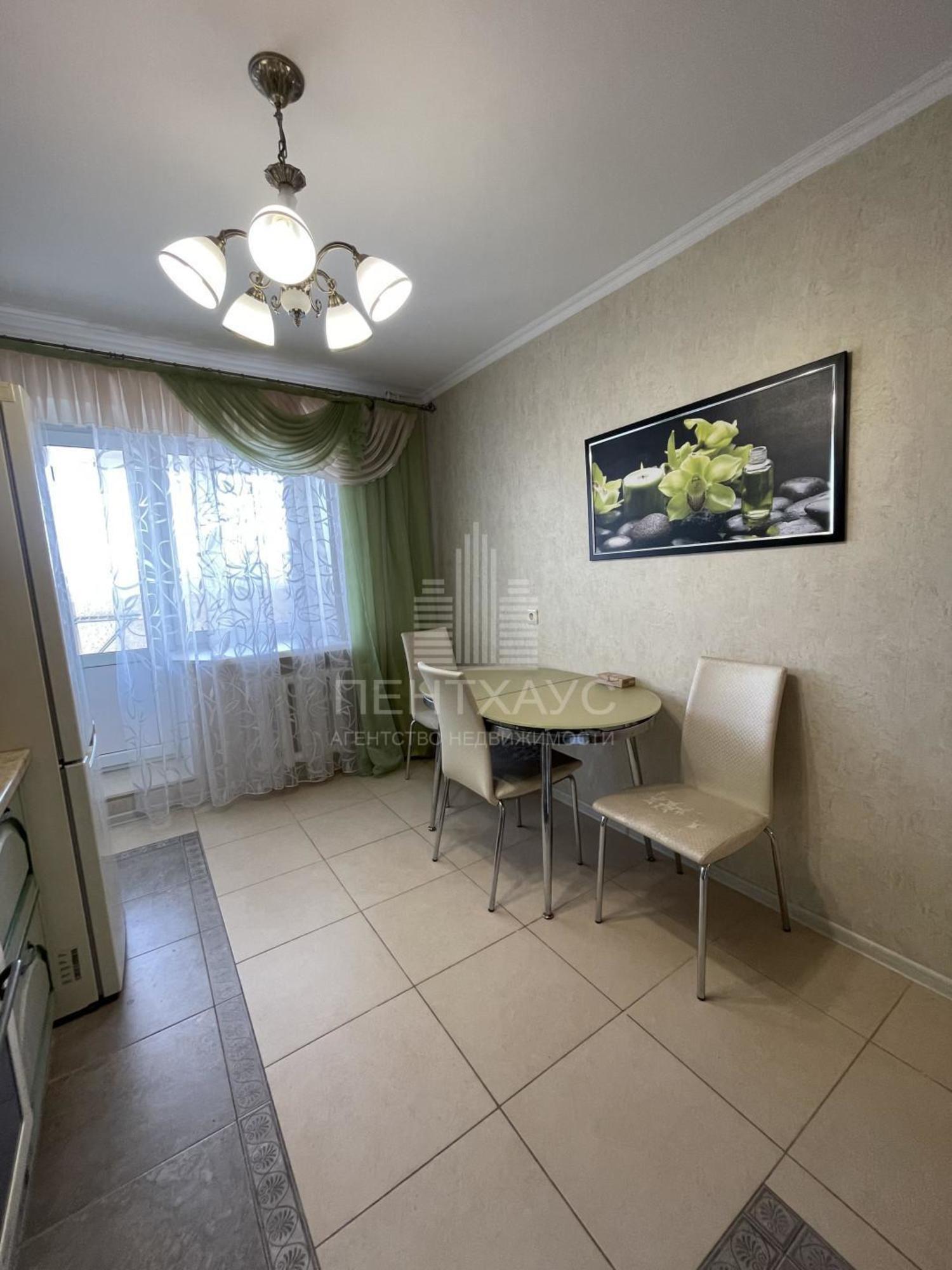 Сдать квартиру за 32 000 рублей на улица Сурикова, 10А