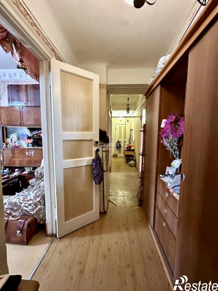 3-комн квартира Россия,  г. Комсомольск-на-Амуре, ул. Партизанская, д. 8