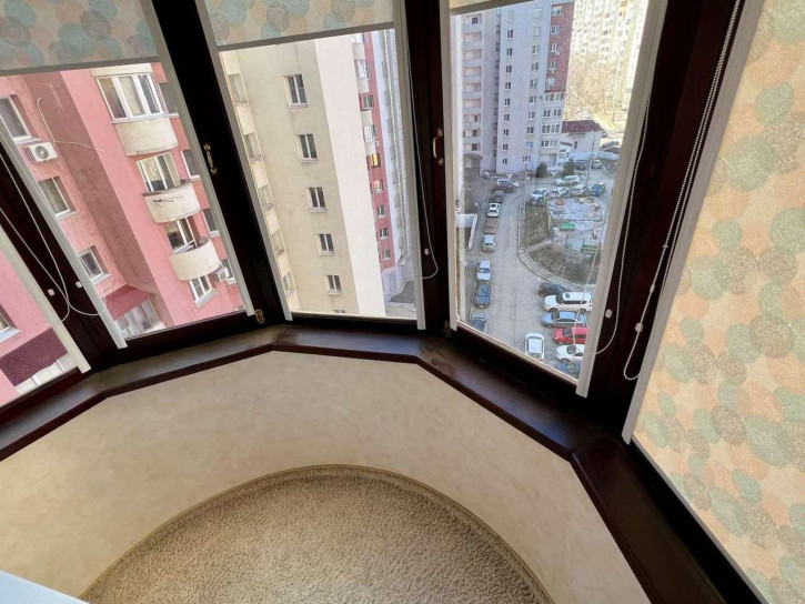 3-комн квартира Дыбенко улица, 120