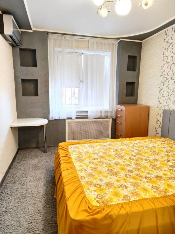 3-комн квартира Туркестанская ул, 45