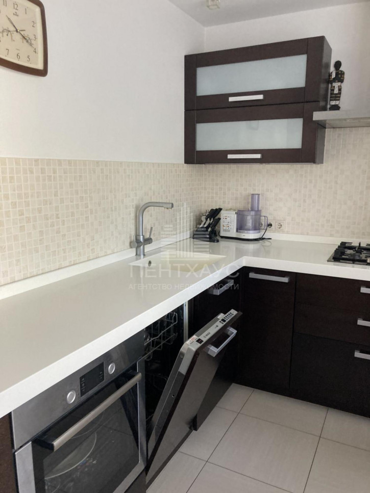 2-комн квартира проспект Строителей, 42Г