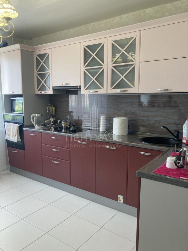 3-комн квартира ул Новгородская, 19А