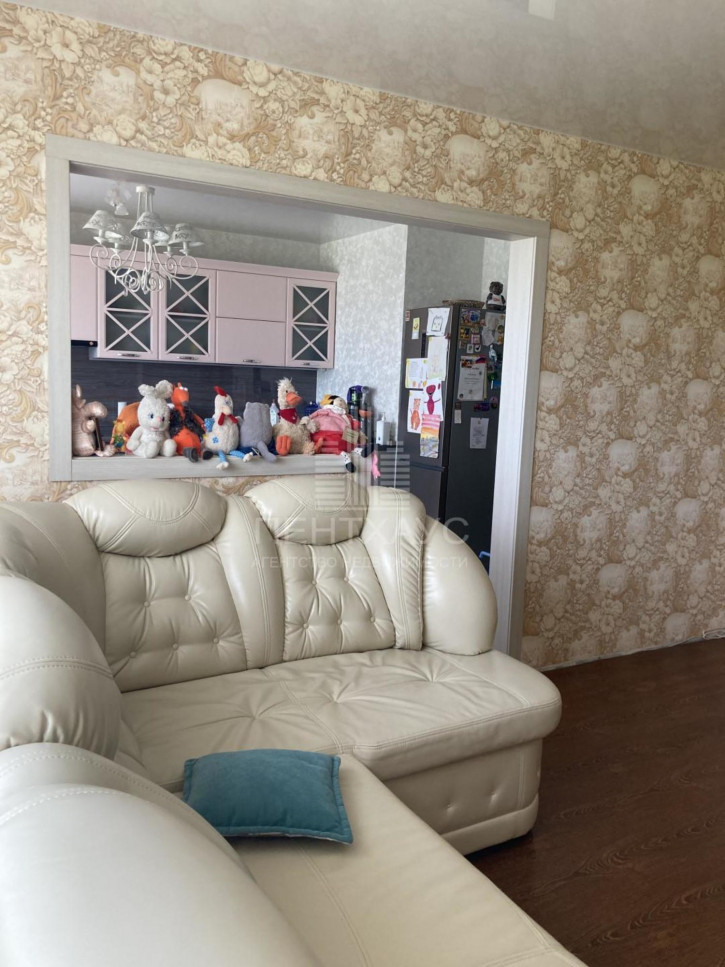 3-комн квартира ул Новгородская, 19А