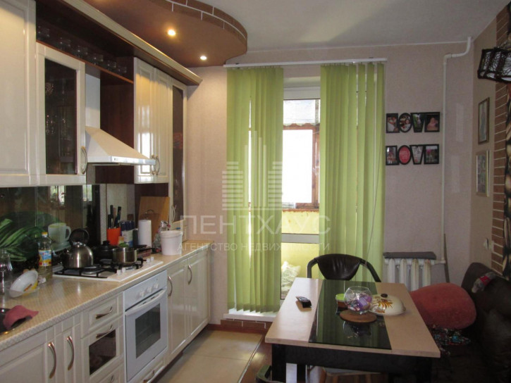 3-комн квартира Безыменского ул., 6, 6