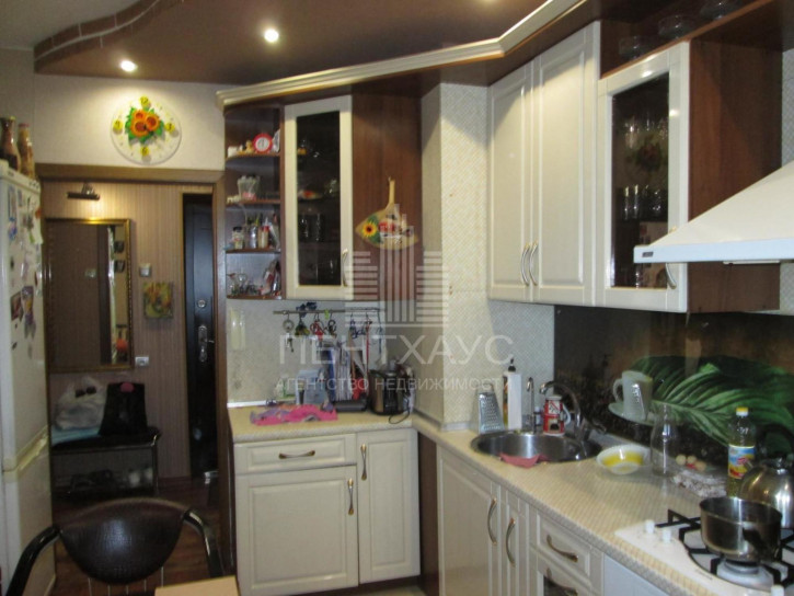 3-комн квартира Безыменского ул., 6, 6