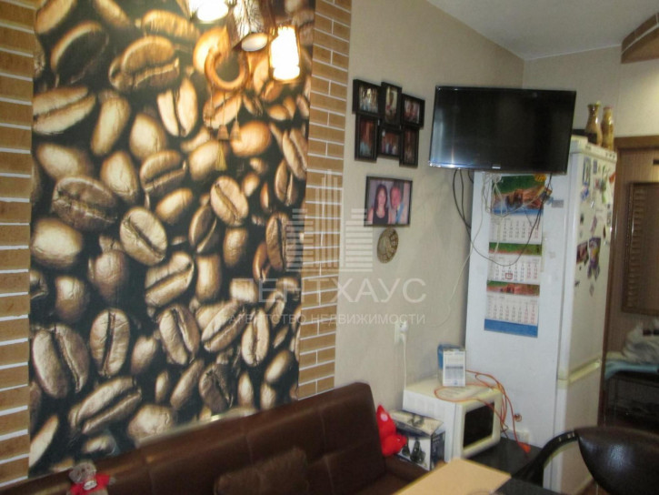 3-комн квартира Безыменского ул., 6, 6