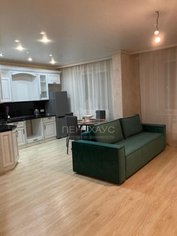 2-комн квартира ул Крайнова, 3а