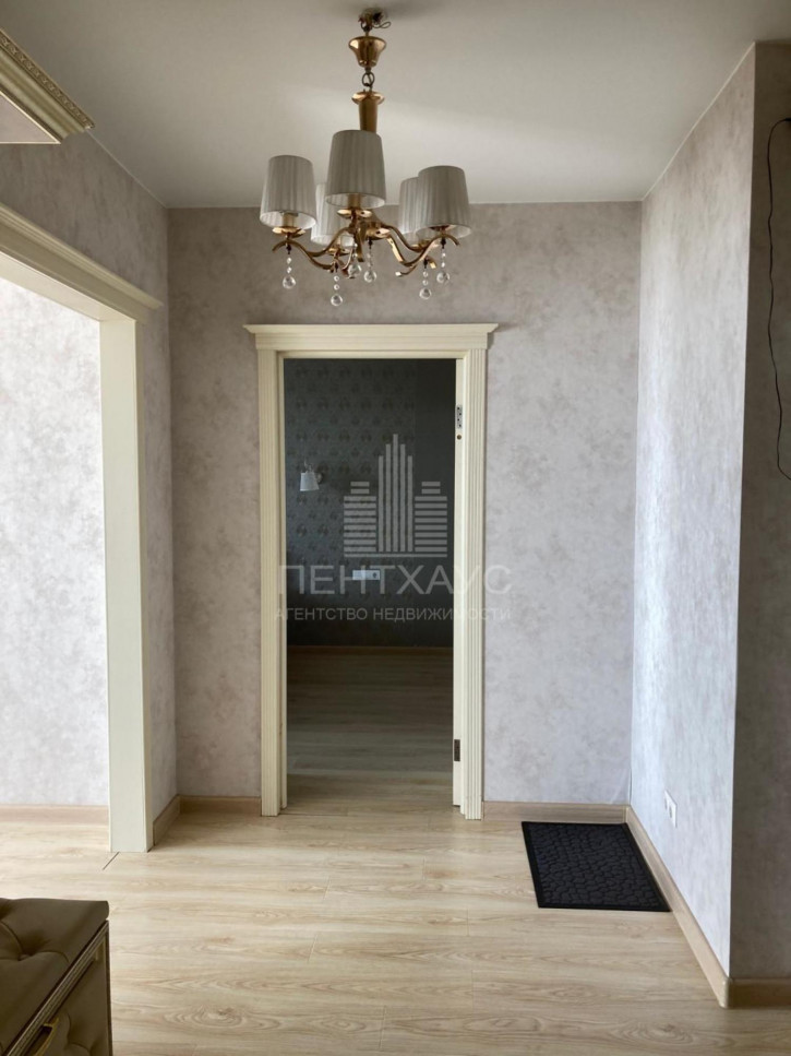 2-комн квартира ул Крайнова, 3а