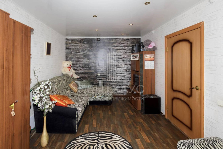 4-комн квартира проспект Строителей, 13Б