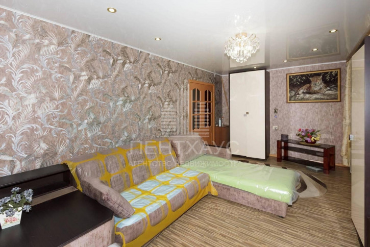 4-комн квартира проспект Строителей, 13Б