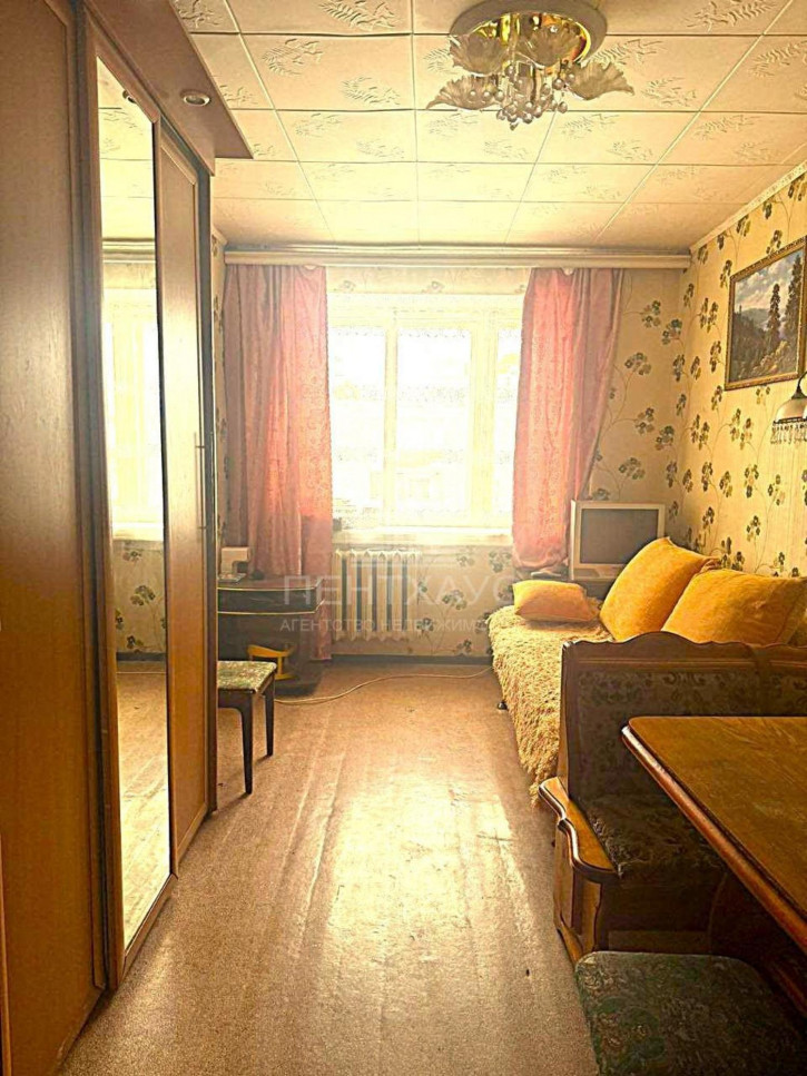 Комната Батурина ул., 37, 37