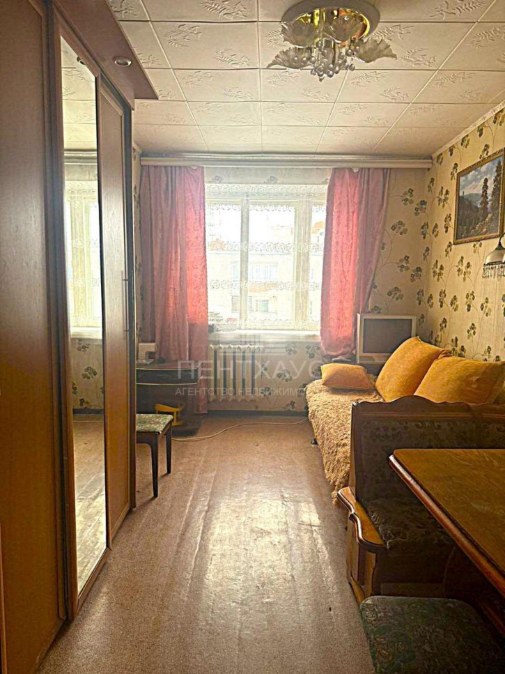 Комната Батурина ул., 37, 37