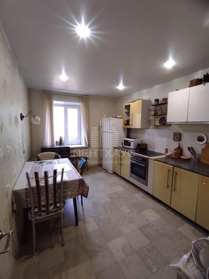3-комн квартира улица Белоконской, 16