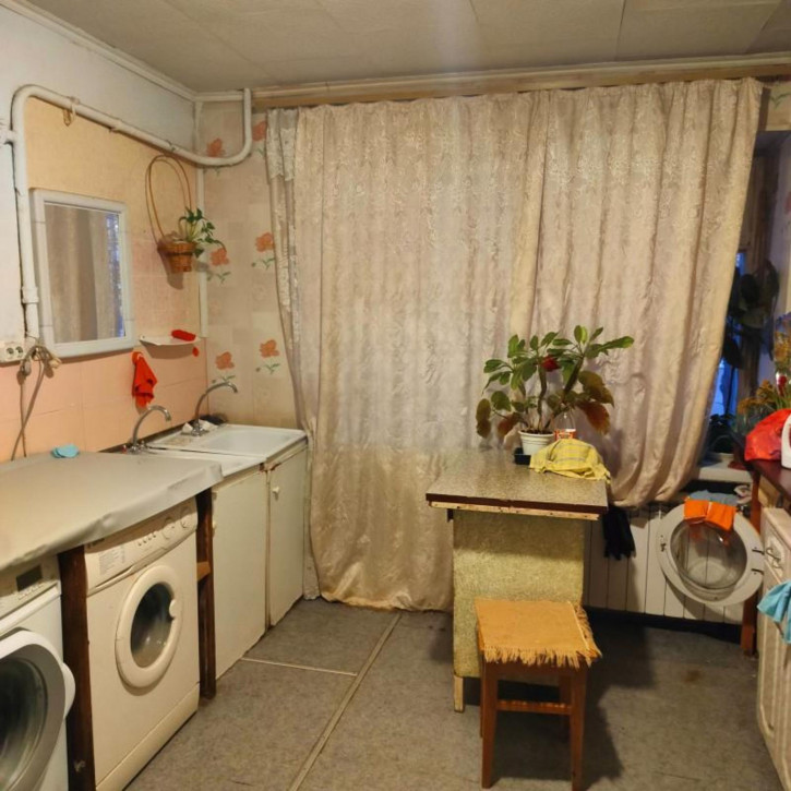 Комната Мира, 50