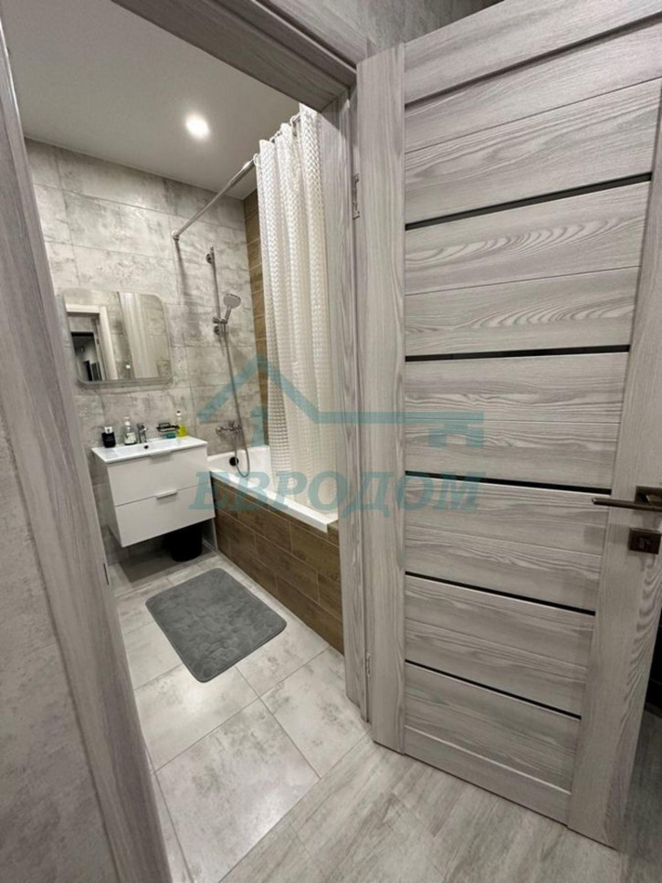 1-комн квартира пр-кт Красный,167/3