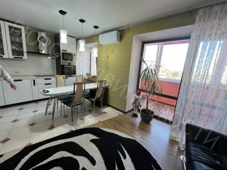 2-комн квартира Строителей ул, 6