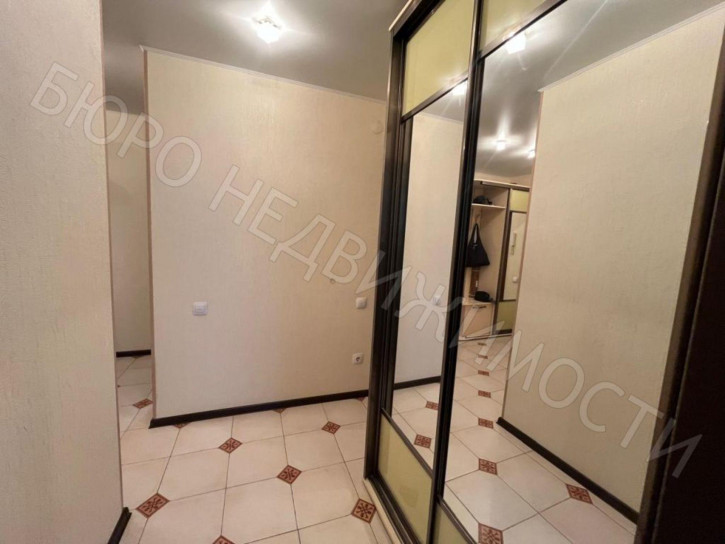 2-комн квартира Строителей ул, 6