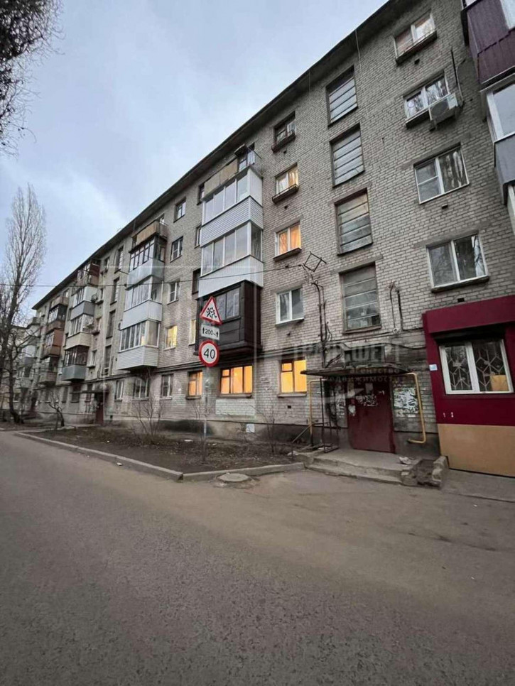 3-комн квартира Домостроителей улица, 33 3-комн квартира Домостроителей улица, 33