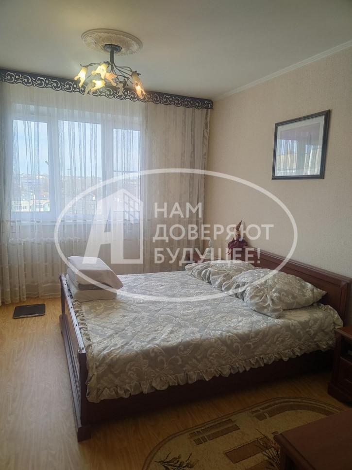 4-комн квартира улица Гагарина, 9