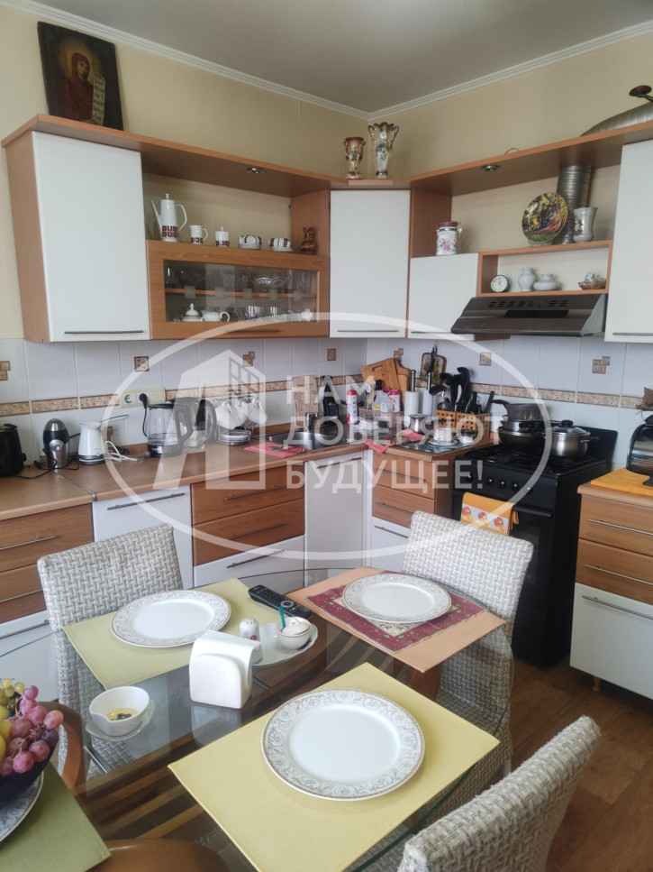 4-комн квартира улица Гагарина, 9