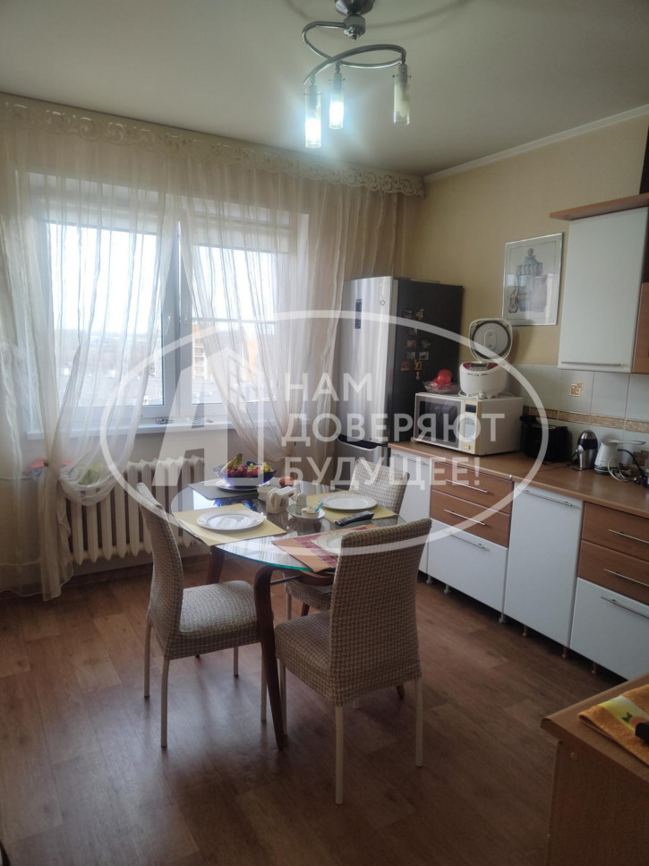 4-комн квартира улица Гагарина, 9