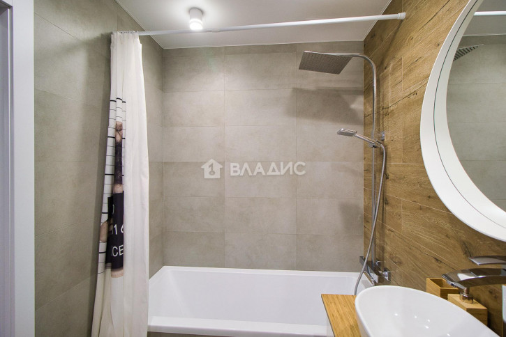 3-комн квартира улица Нижняя Дуброва