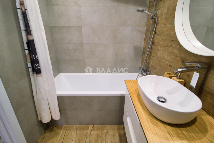 3-комн квартира улица Нижняя Дуброва