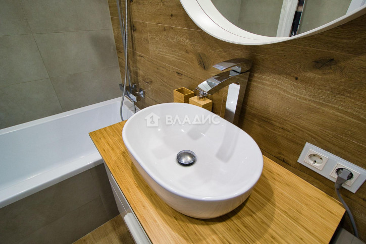 3-комн квартира улица Нижняя Дуброва